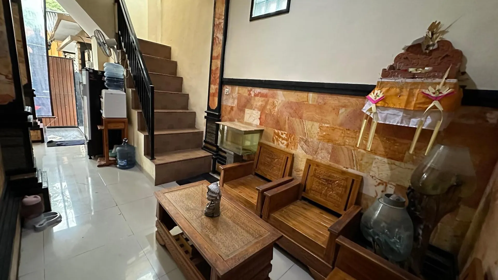 Kubu Alvian Guest House Seminyak