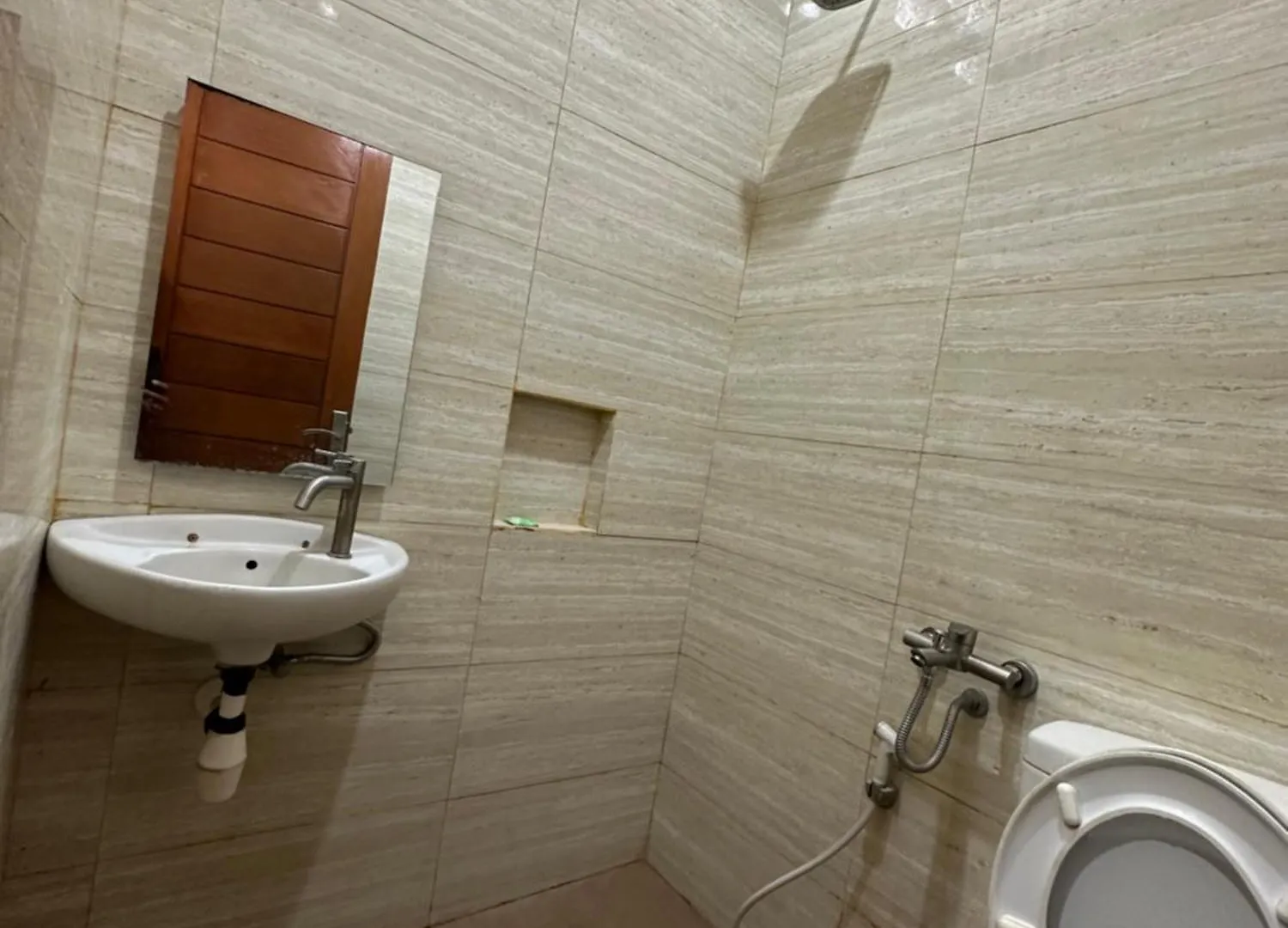 Kubu Alvian Guest House Seminyak